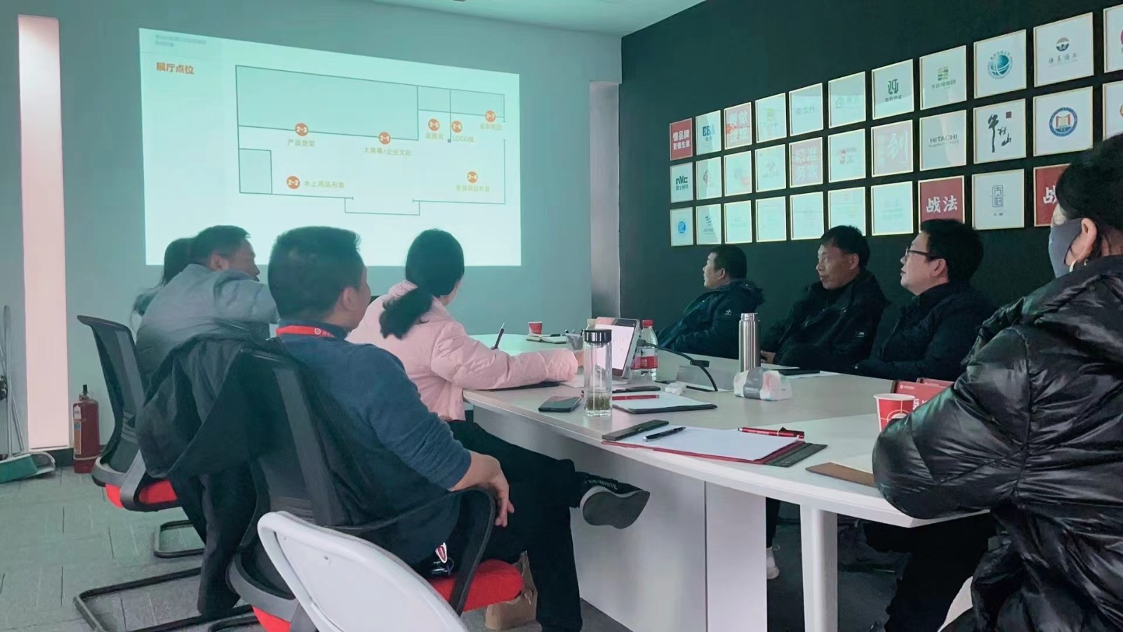 湖北乐高美户外用品有限公司-拉练项目方案上会