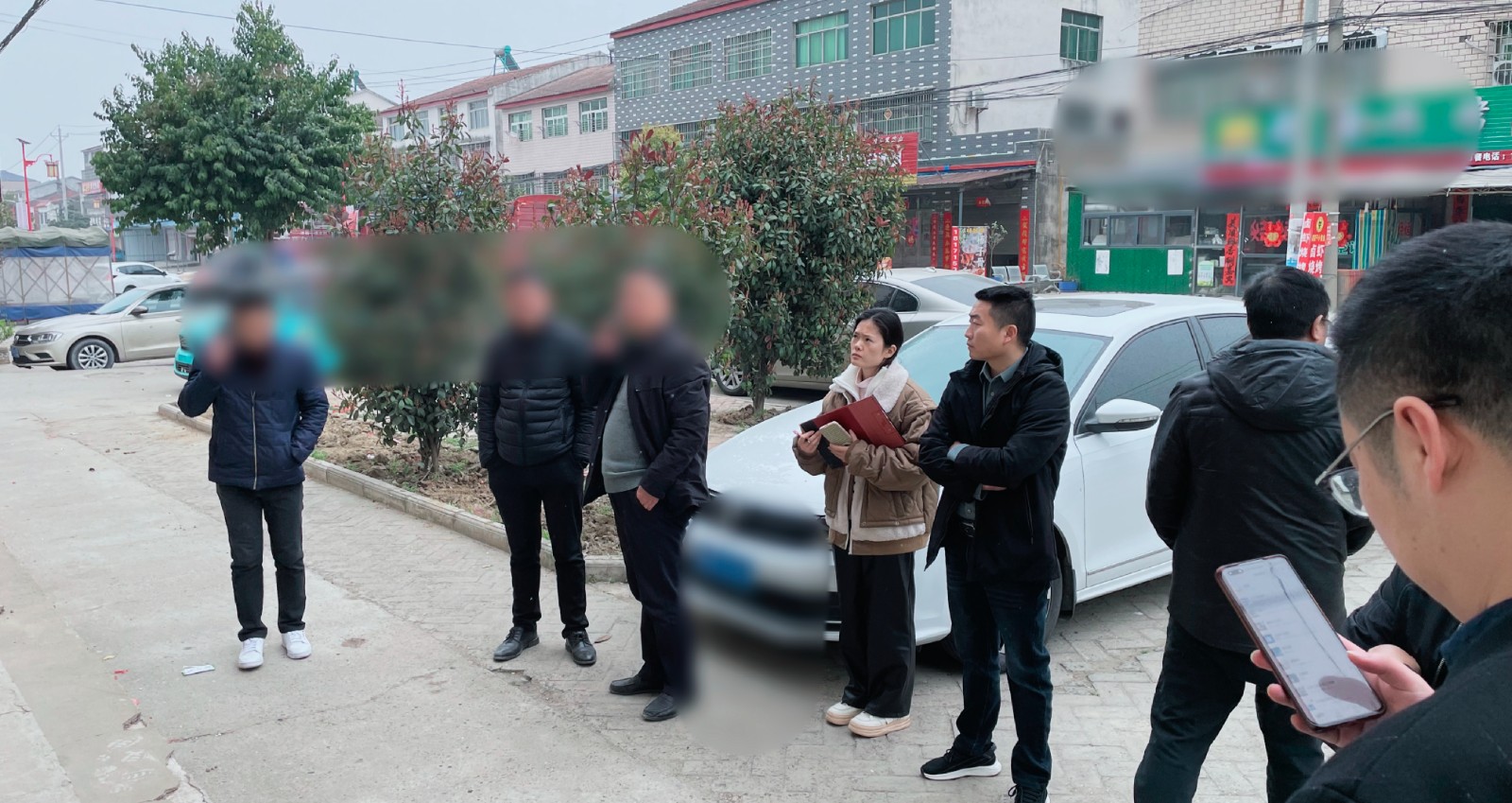 宜城文化站项目现场沟通