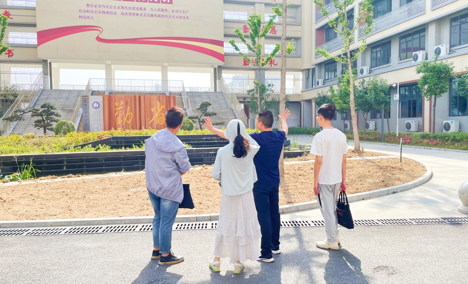 博希营销策划团队参观学习之旅，大丰收的一天。