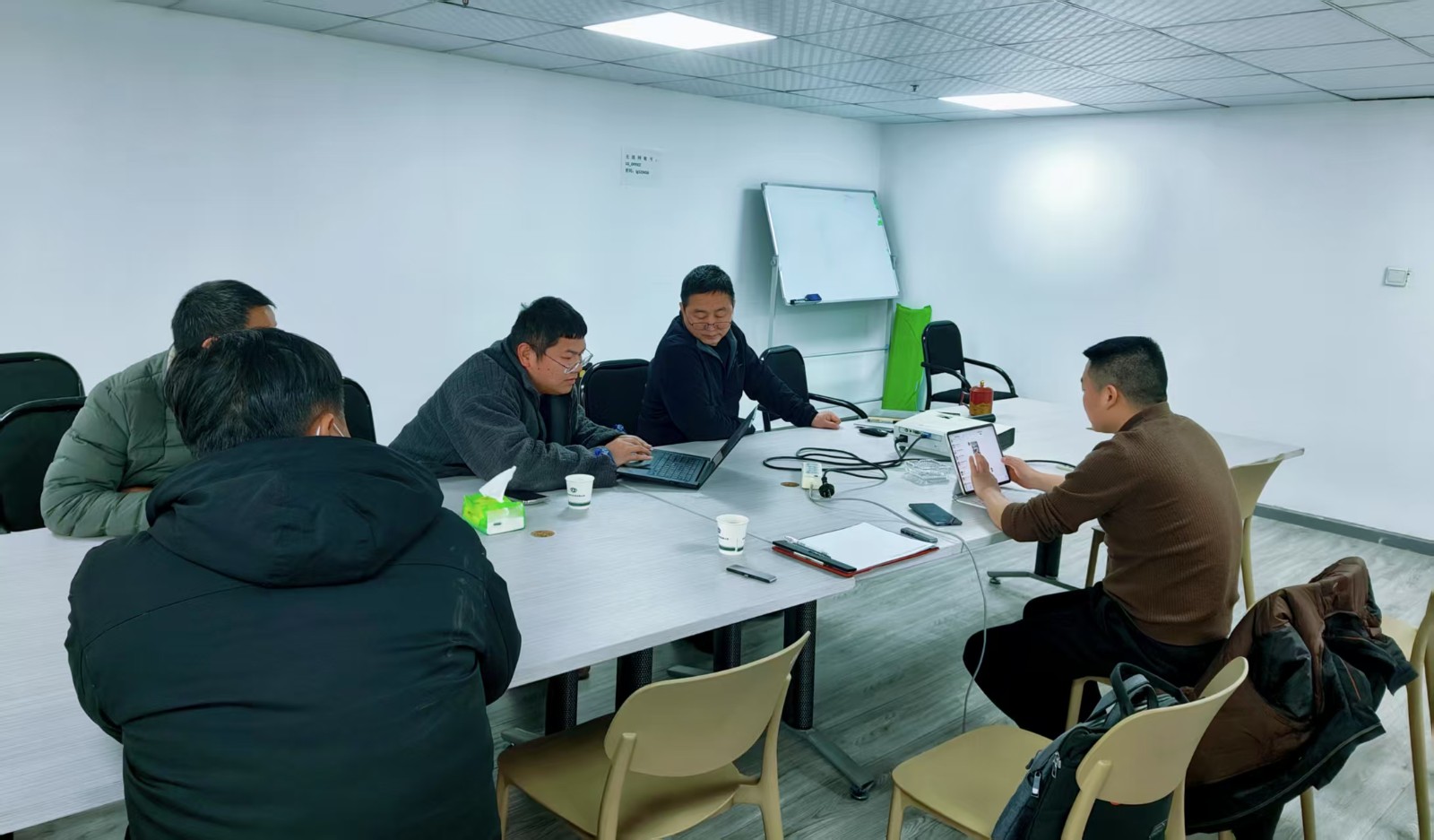 观光车外观设计-研讨会 